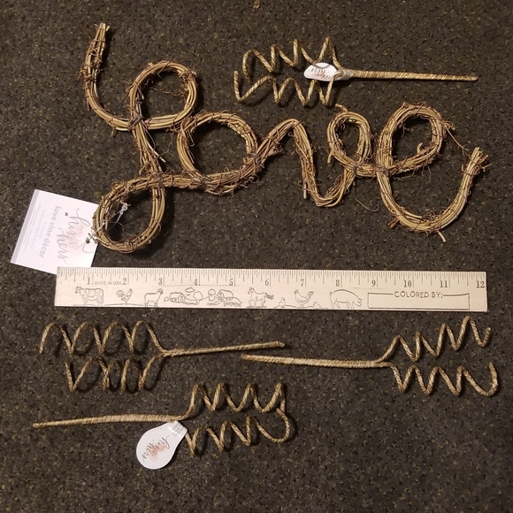 🆕️Floral Vine Decor - Picture 5 of 9